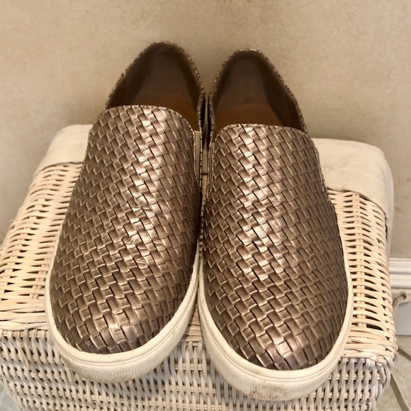 Wanted Slip-On Sneaker - Picture 3 of 5